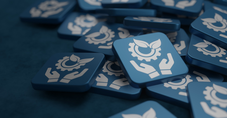 kleine blaue Fliesen mit dem Symbol Nachhaltigkeit - Konzept der blauen Fliesen